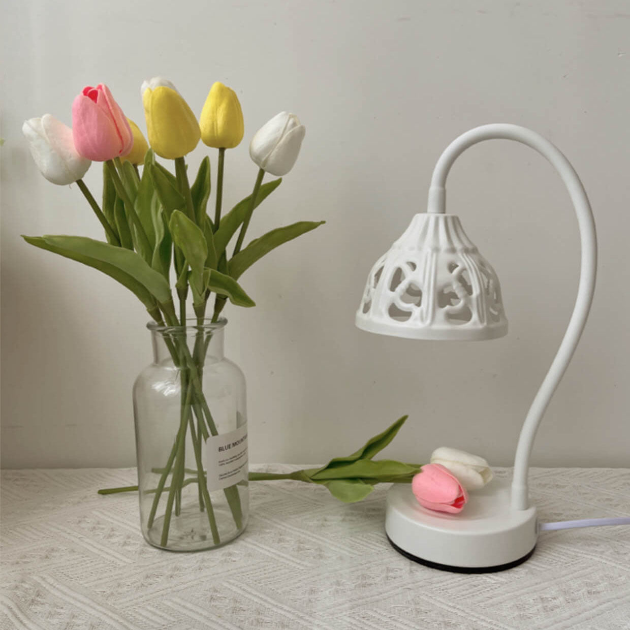 European Style Hollow Round Design Metal 1-Light Melting Wax Table Lamp