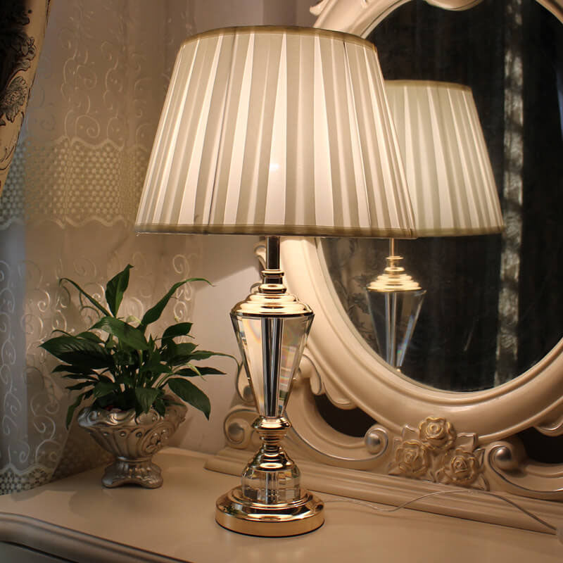 European-style Simple Crystal Fabric 1-Light Table Lamp