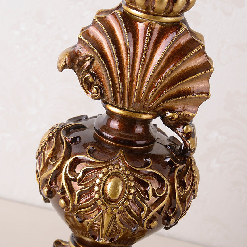 Traditional European Resin Polyester Fabric 1-Light Table Lamp For Bedroom