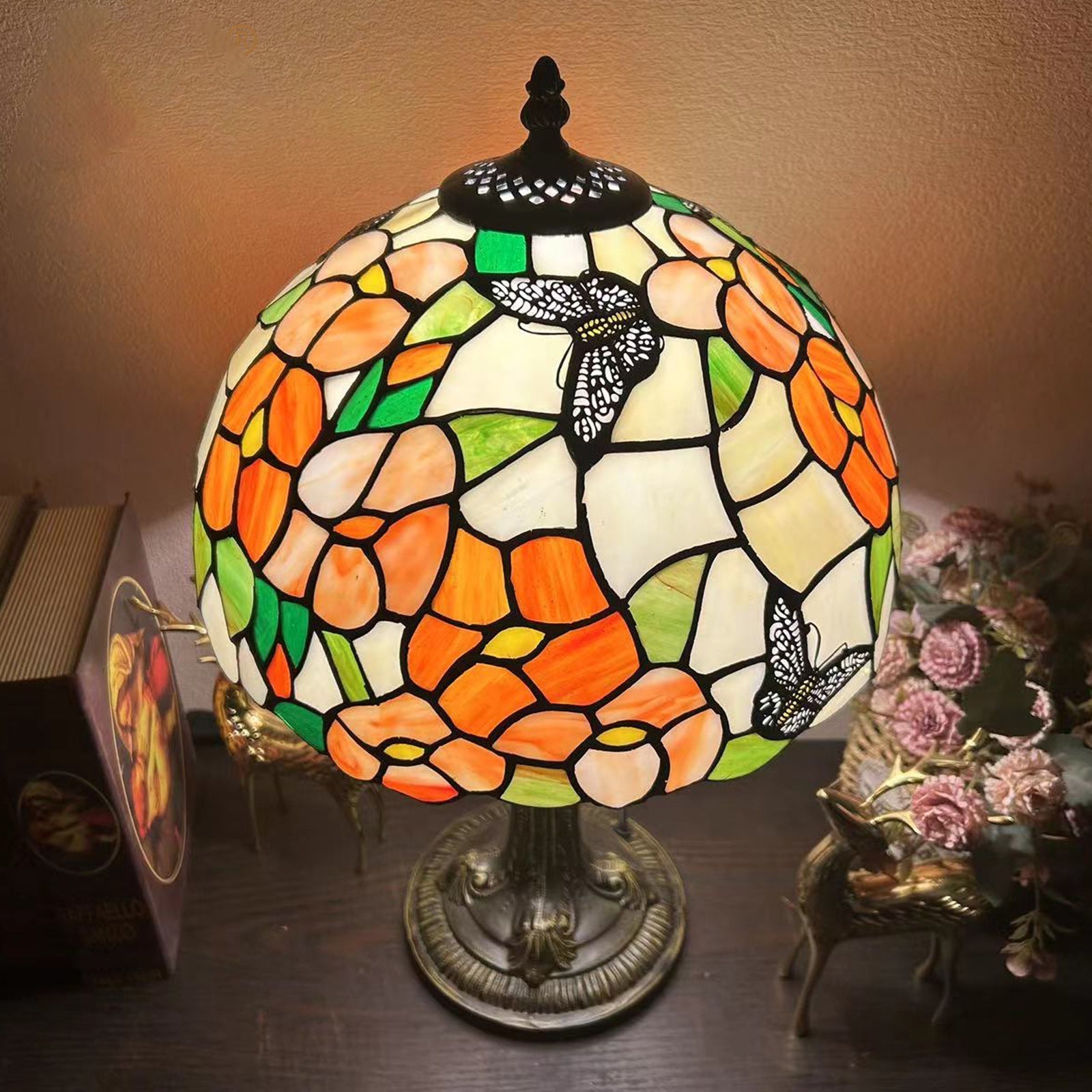Traditional Tiffany Metal Hardware Glass Semicircular Dragonfly Flower Water Drop 1-Light Table Lamp For Bedroom