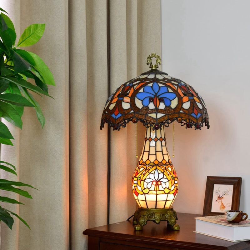 Traditional Vintage Floral Peach Heart Design Stained Glass 3-Light Table Lamp For Living Room