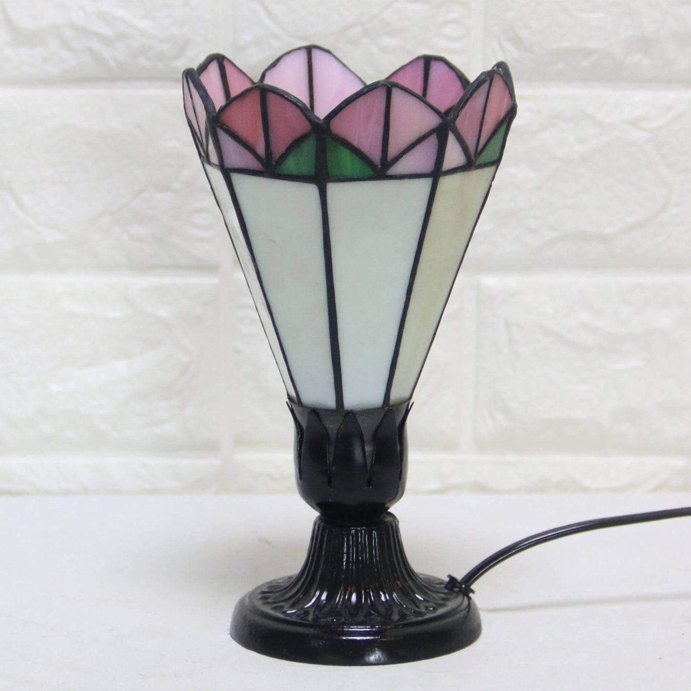 Retro Tiffany Creative Flower Design 1-Light Table Lamp