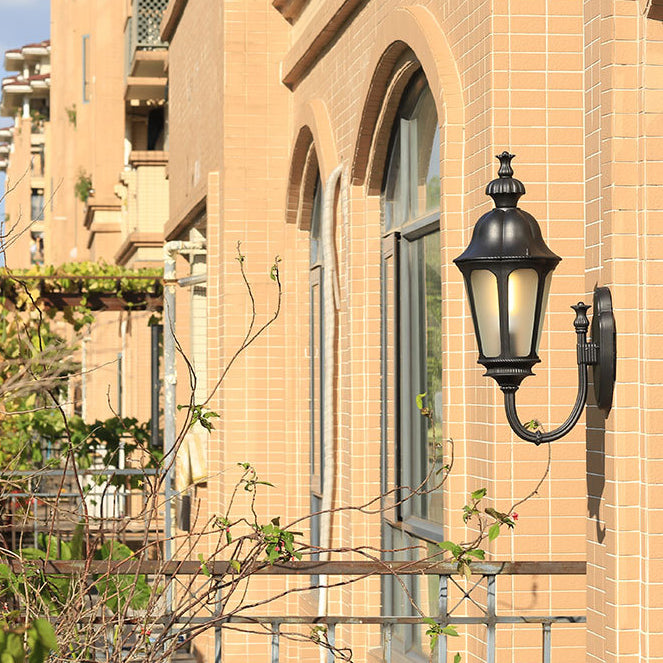 Traditional Vintage Round Aluminum Cylinder 1-Light Outdoor Wall Light For Garden