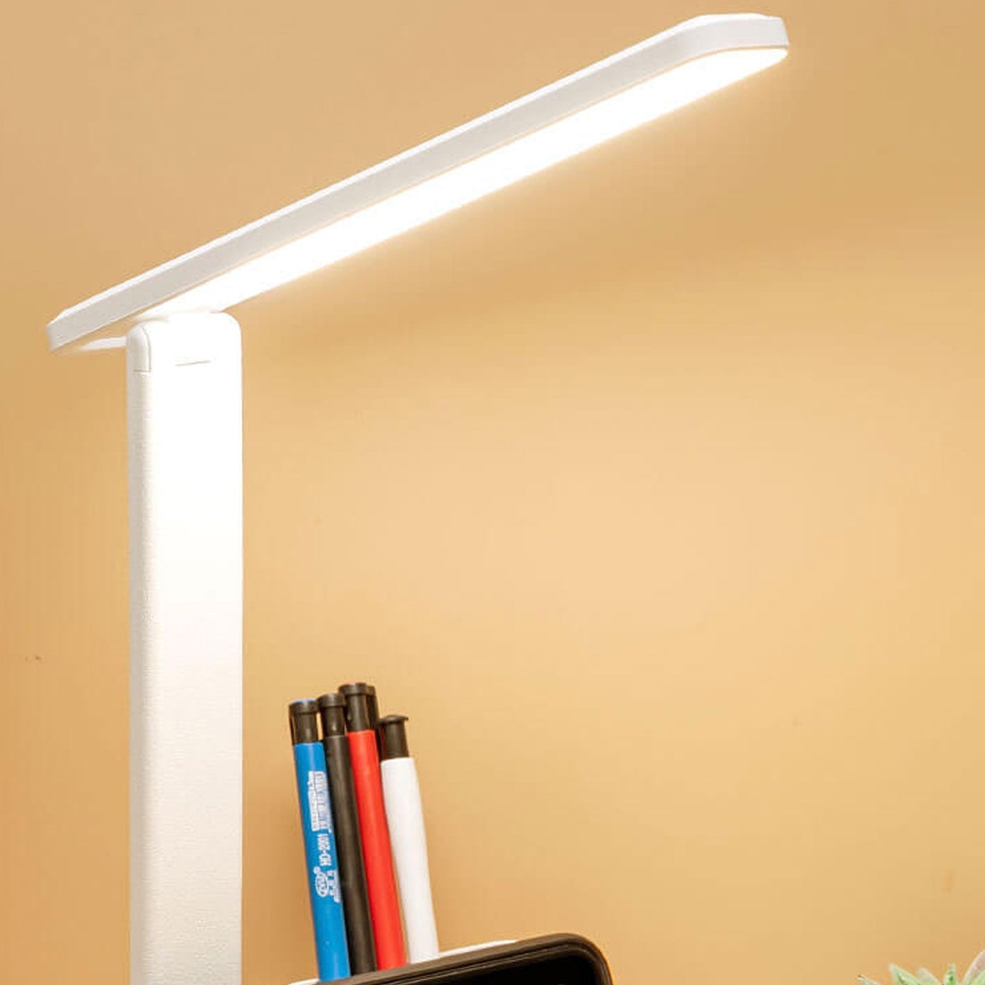 Simple Folding Pen Holder USB Eye Protection LED Reading Desk Lamp