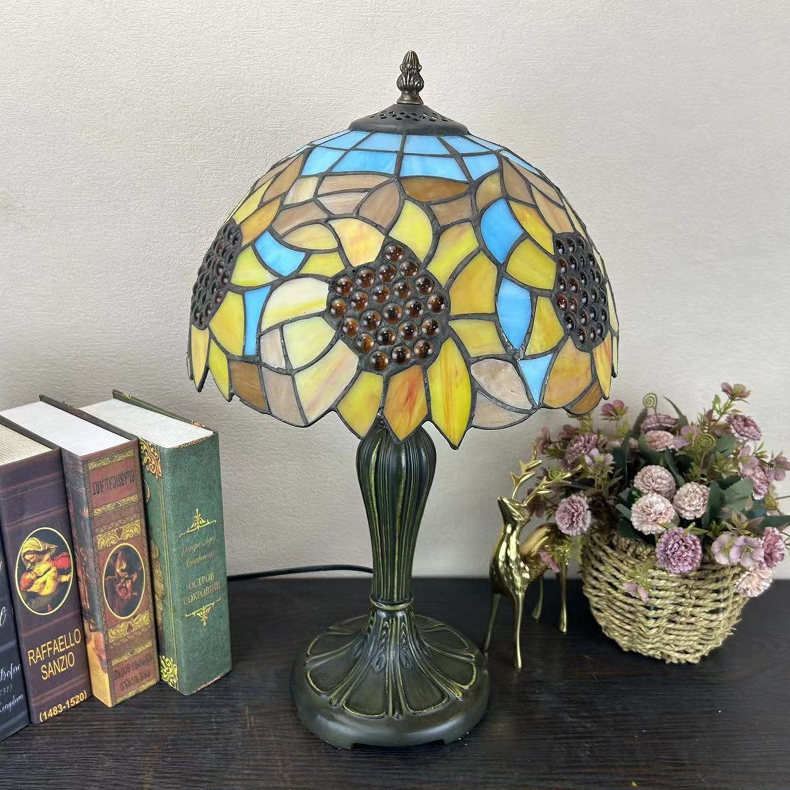 Traditional Tiffany Metal Glass Dome Grape Flower Dragonfly Butterfly 1-Light Table Lamp For Bedside