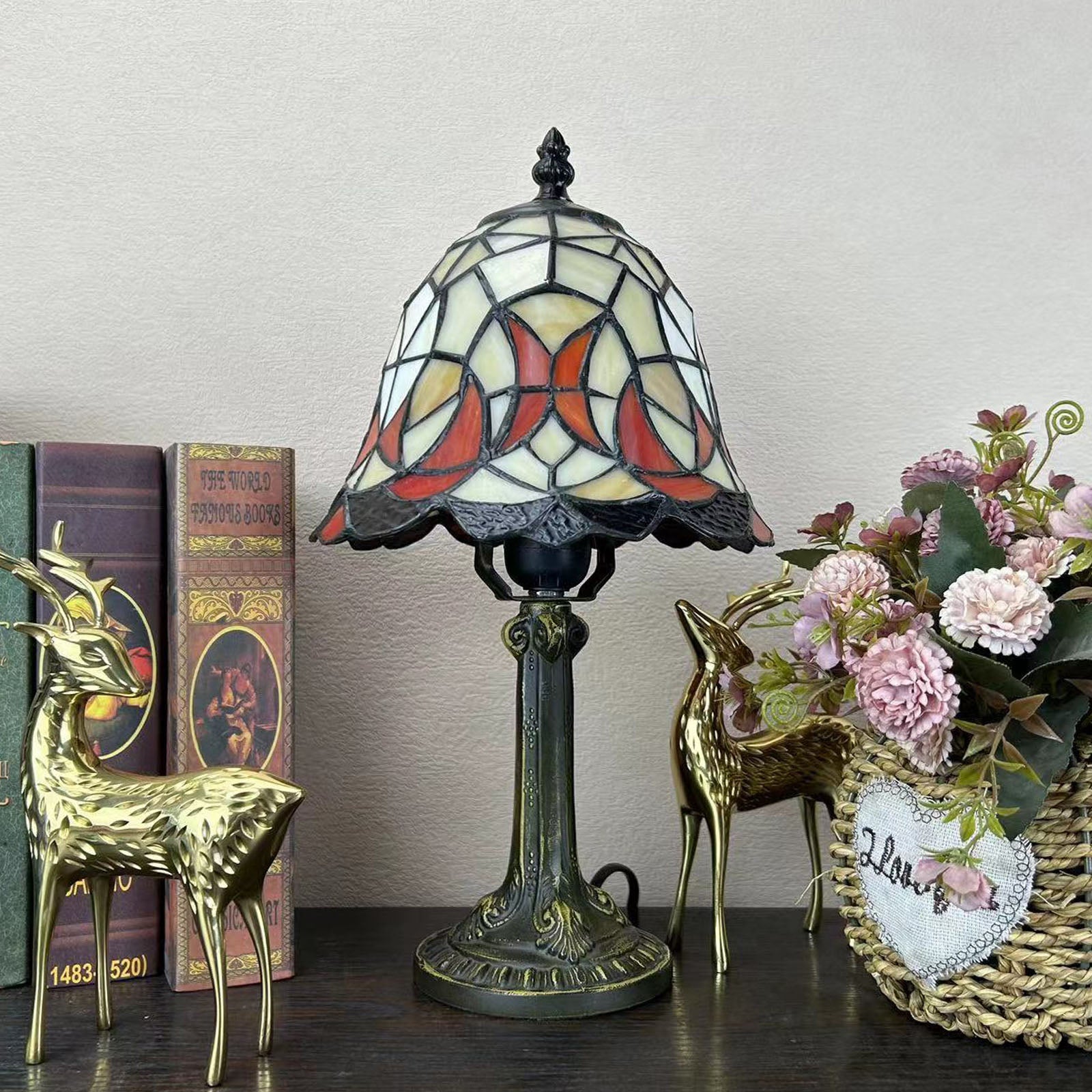 Traditional Tiffany Alloy Glass Dome Flower 1-Light Table Lamp For Bedside