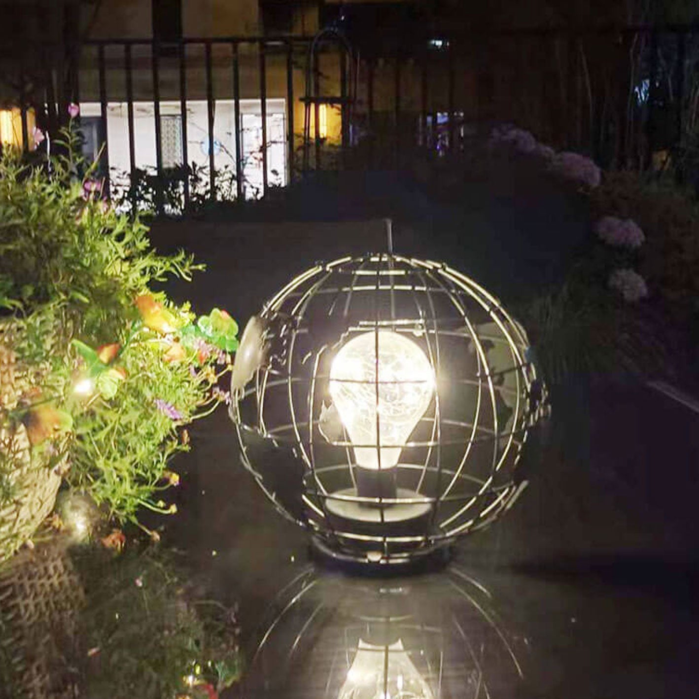 Creative Earth Iron LED Night Light Decorative Table Lamp