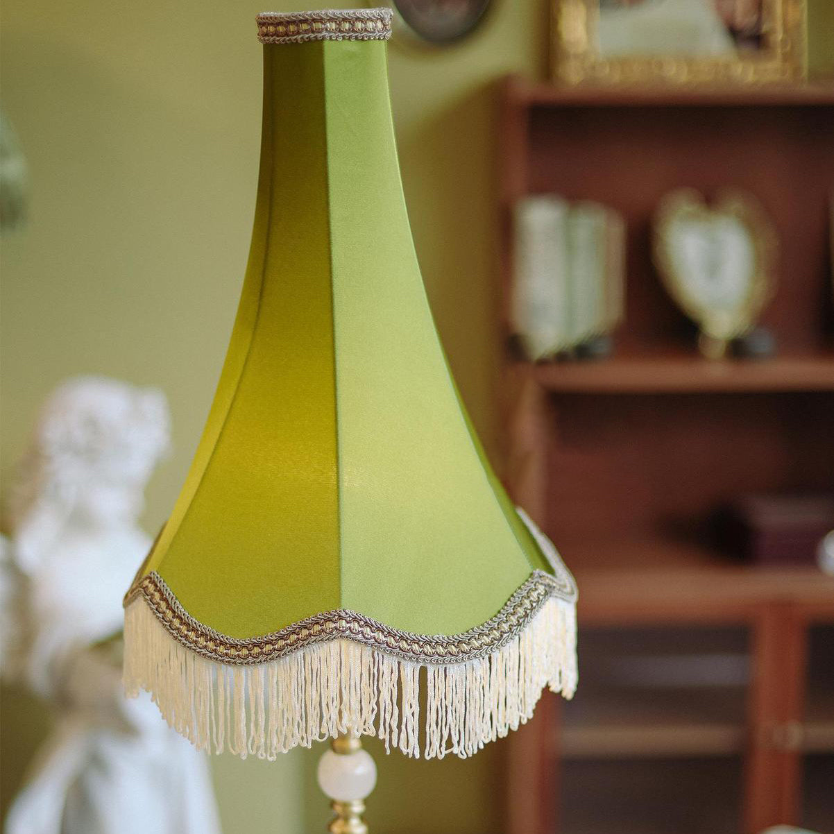 Traditional Vintage Brass & Fabric Conical 1-Light Table Lamp For Bedroom And Living Room