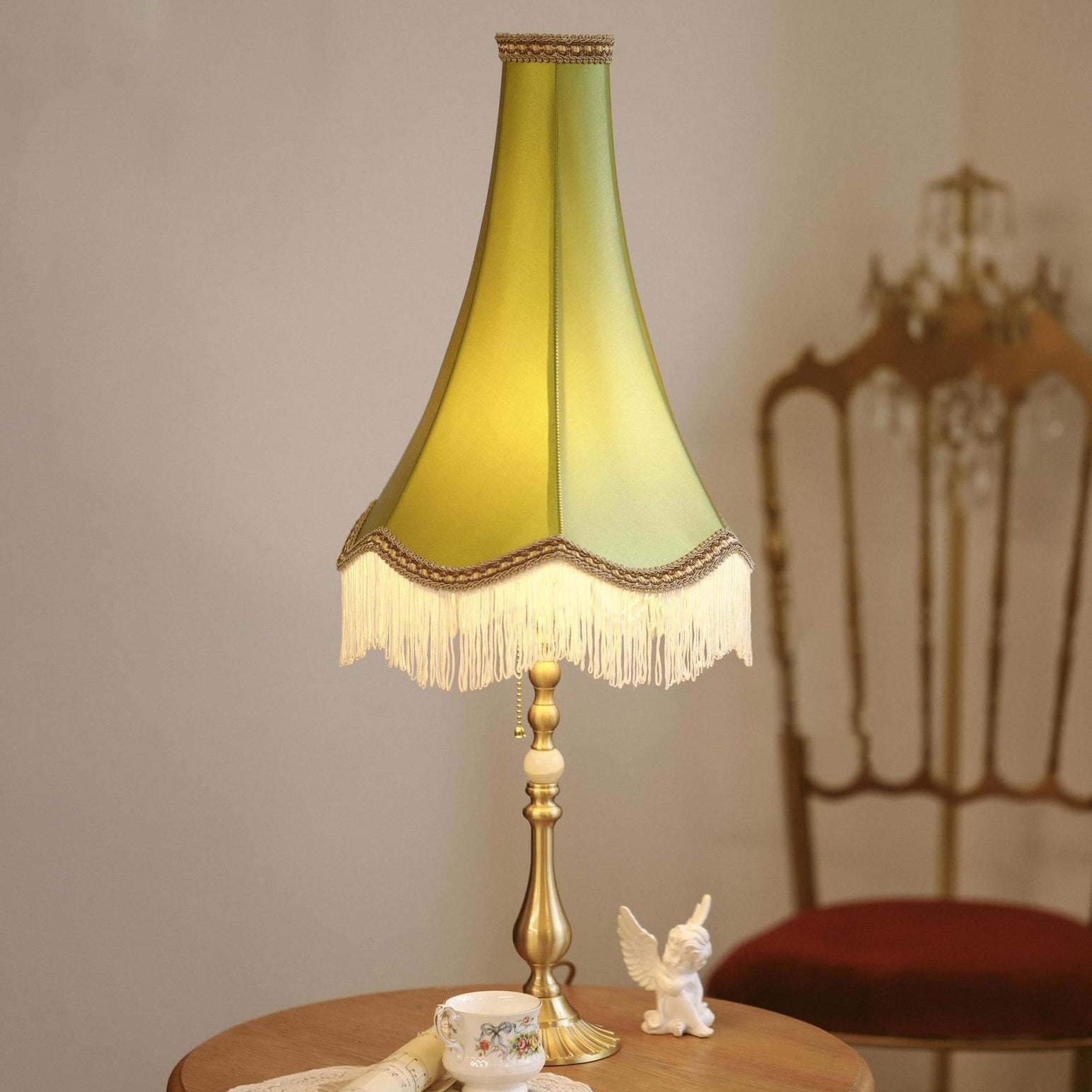 Traditional Vintage Brass & Fabric Conical 1-Light Table Lamp For Bedroom And Living Room