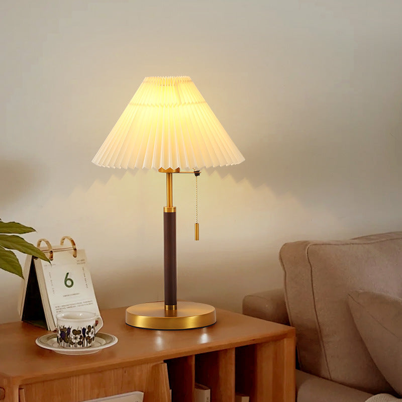Traditional Vintage Round Table Pleated Iron Fabric 1-Light Table Lamp For Bedroom