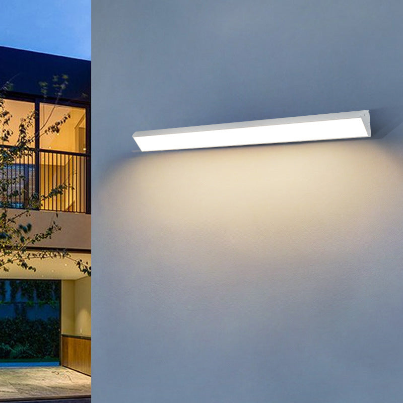 Linear LED Outdoor Wall Light