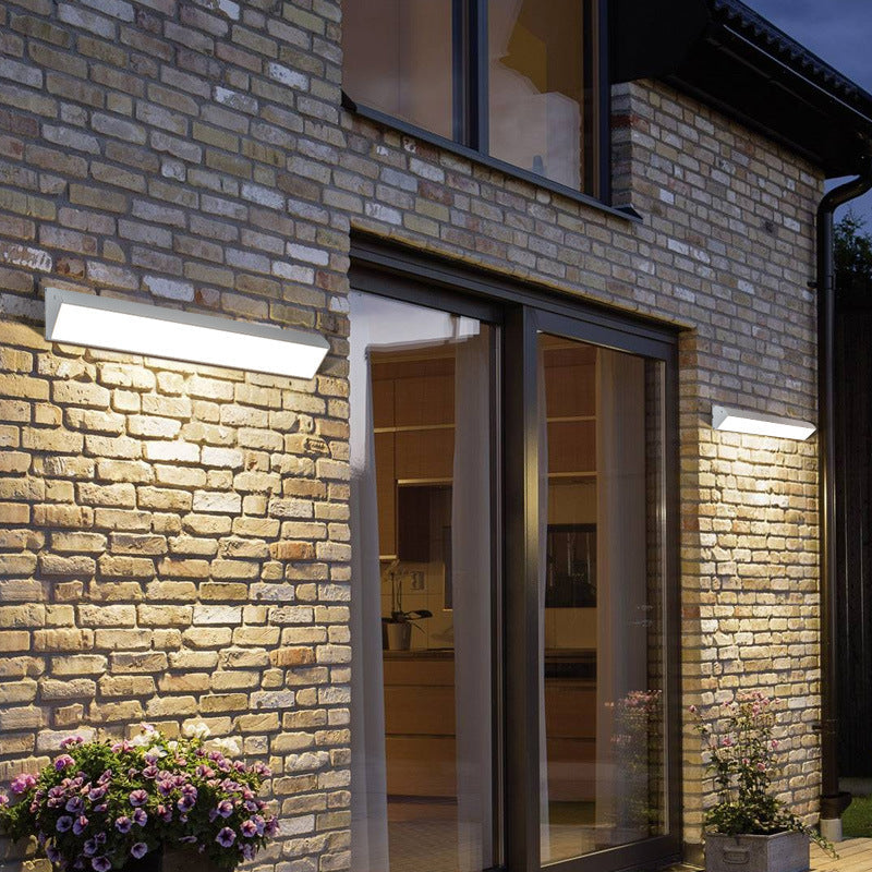Linear LED Outdoor Wall Light