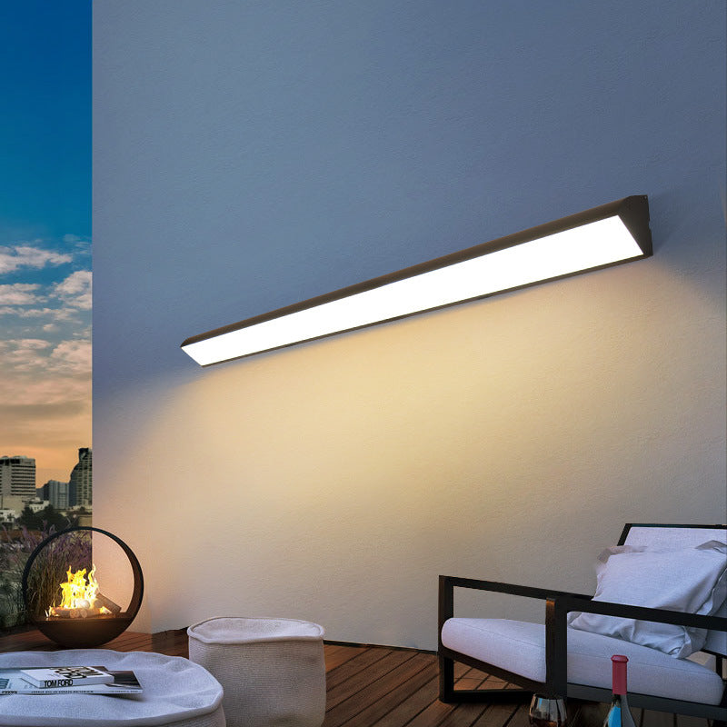 Linear LED Outdoor Wall Light