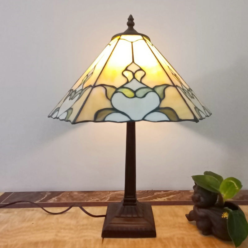 Traditional Tiffany Conical Square Glass Resin 1-Light Table Lamp For Living Room