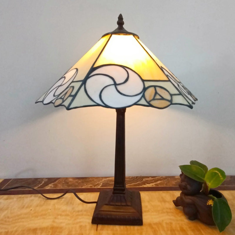 Traditional Tiffany Conical Square Glass Resin 1-Light Table Lamp For Living Room