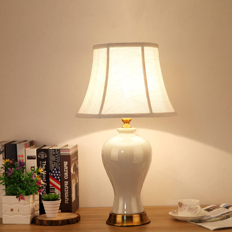 Modern Nordic Creative Fabric Vase 1-Light Table Lamp