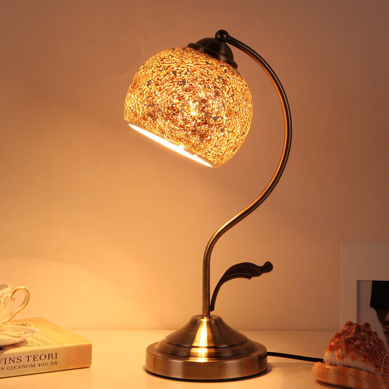 European Vintage Tiffany Round Head Glass Hardware 1-Light Table Lamp